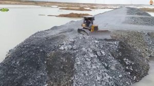 Строительство, засыпка, дорога на озере