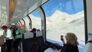 На самом красивом в мире снежном поезде Bernina Express Италия -Швейцария.