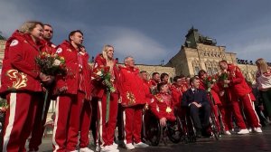 Владимир Путин встретится с российскими паралимпийцами и вручит им государственные награды.