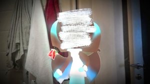 Мэлэни забыла своё лицо?..