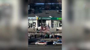 Взрыв банкомата в столичном отделении банка устроил 15-летний подросток.