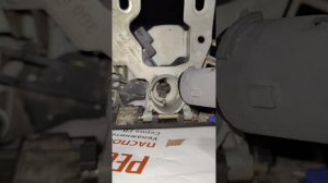 Как вставить личинку в замок багажника passat b5