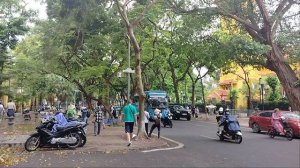 Идём на площадь Бадинь!