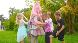 С днём рождения, Алиса! Добро пожаловать в семью Влада и Ники