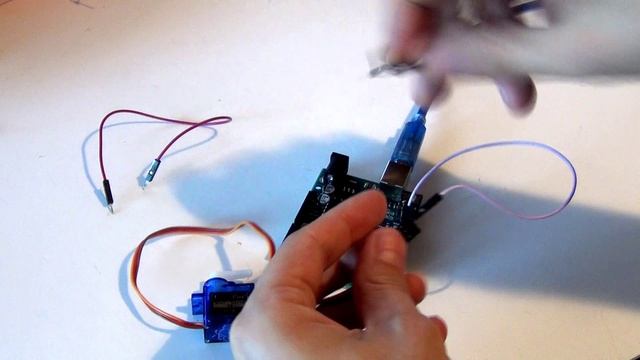 Сервопривод с arduino