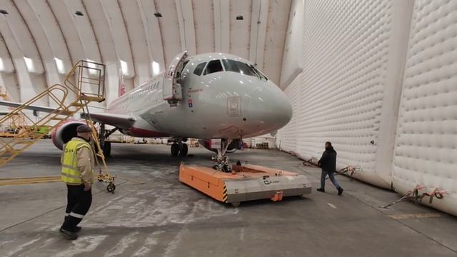 Авиационный электрический тягач «Ника 1»