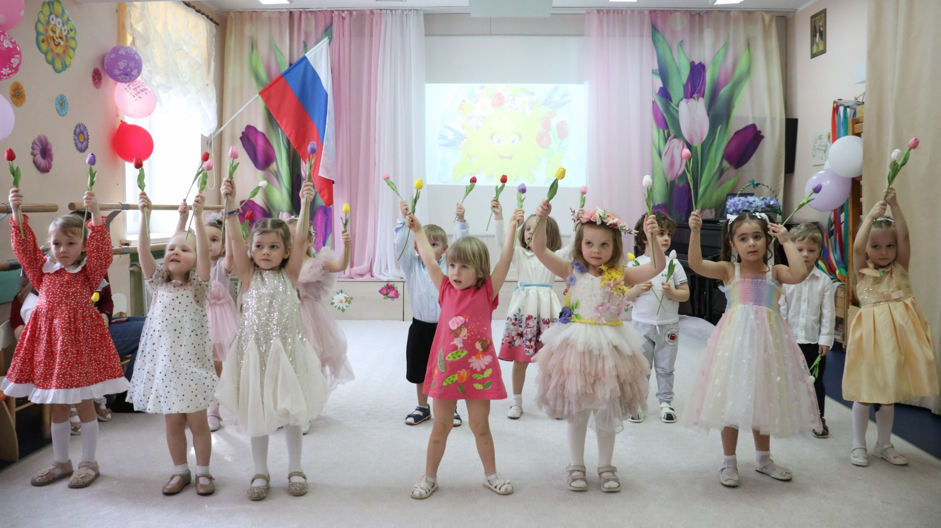 "ВЕСЕННЕЕ НАСТРОЕНИЕ" - праздник в Детском саду-Школе "МОРОЗКО"