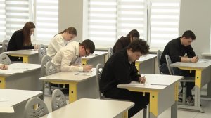 «Избирательный диктант» написали школьники. ТК «Первый Советский»