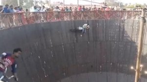 Гонщик на мотоцикле Маут Ка Куаа.