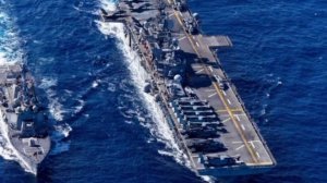 🇺🇸Десантный корабль ВМС США «Триполи» в сопровождении эскорта прибудет в район Персидского залива