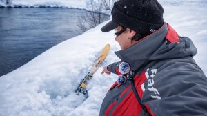 Чуть не нае.. с берега в воду, пока вываживал щуку. Поиск и ловля щуки ранней весной перед нерестом.