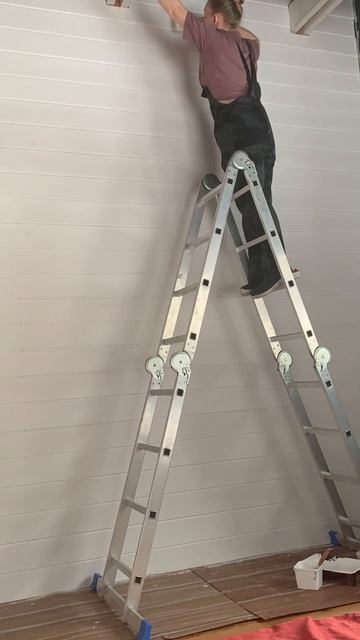 Покраска на второи слои имитации бруса после монтажа