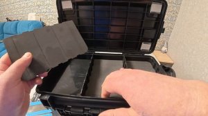 Как собрать рыболовный ящик с абгрейдом и стаканами.