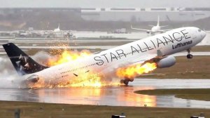 Шокирующие авиакатастрофы и ошибки заснятые на камеру.