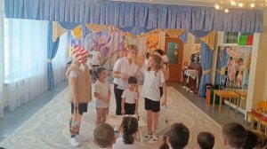 Спортивно - игровая программа "А ну-ка, девочки!"