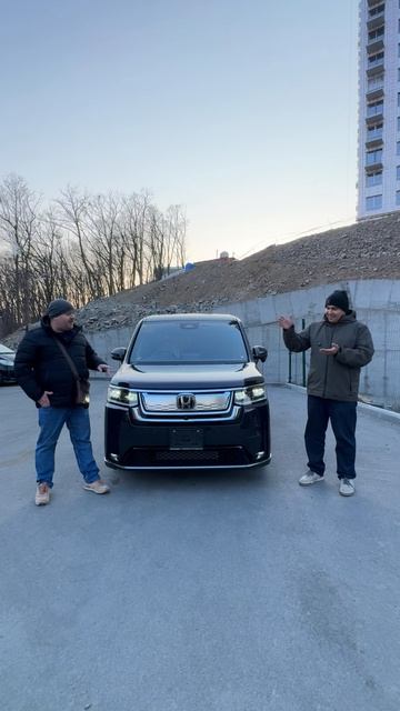 Выдача клиенту Honda Stepwgn Spada Premium Line 4WD notbadcars