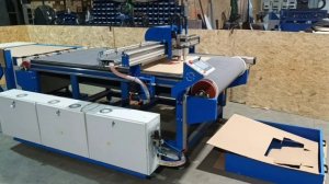 Планшетный режущий плоттер с автоподачей листов с лотка