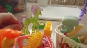 Мой маленький пони 
—10 Серия "Мама купи мне пони"