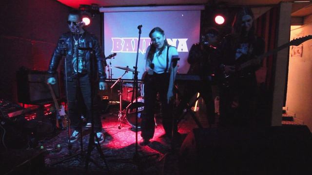 02_Seven Nation Army