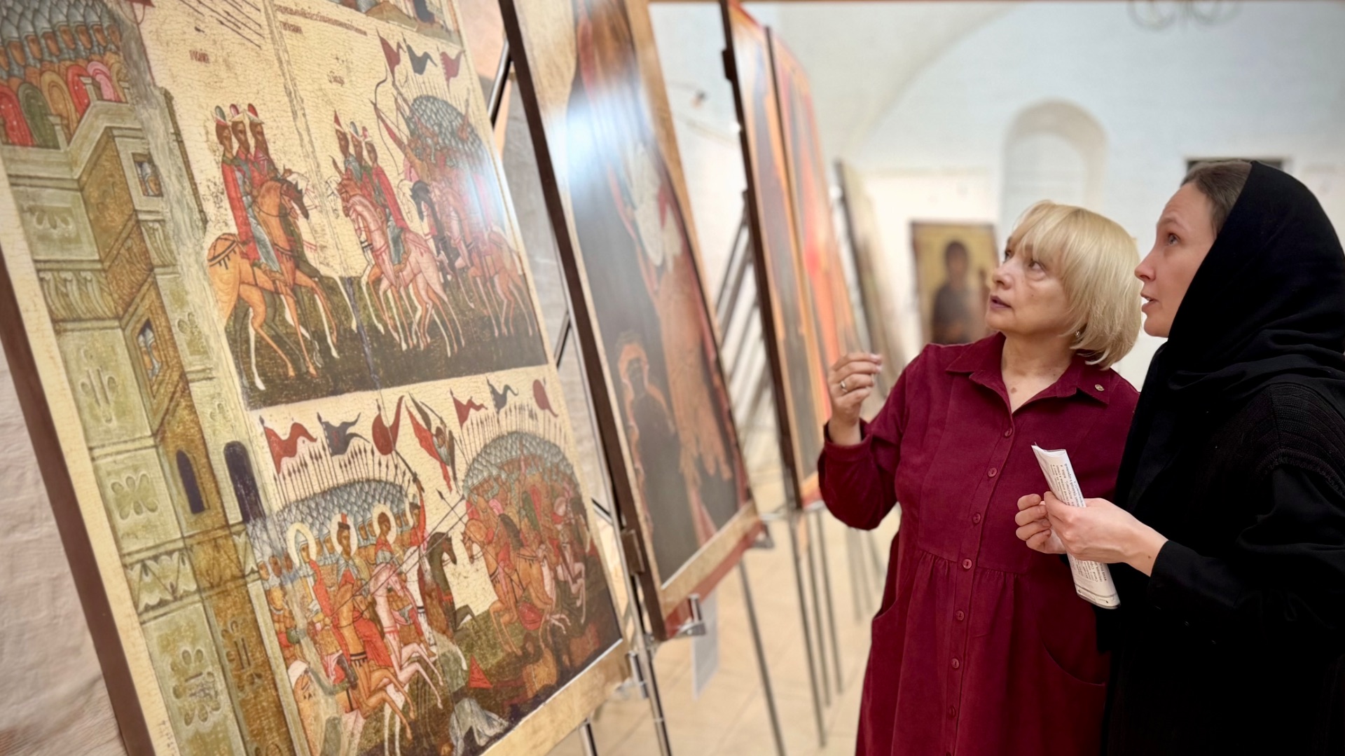 Свято-Успенский монастырь, г. Старица. Выставка копийных икон Новгородского музея-заповедника.