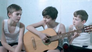 Максим Праслов исполняет песню "Оловянный солдатик"