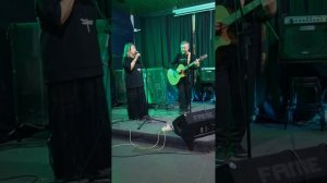 Приятно, когда зал поёт с нами. Музыкант (Константин Никольский) Кавер