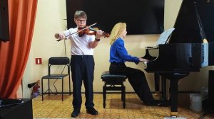 Сергиенко Герман 12 лет,6 кл. 
А.Спендиаров "Колыбельная" 
А.Яньшинов "Прялка" 
Конц.Федорченко И.В.