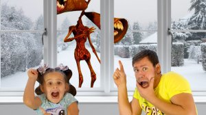 СИРЕНОГОЛОВЫЙ И КАРТУН КЭТ устроли драку возле нашего дома