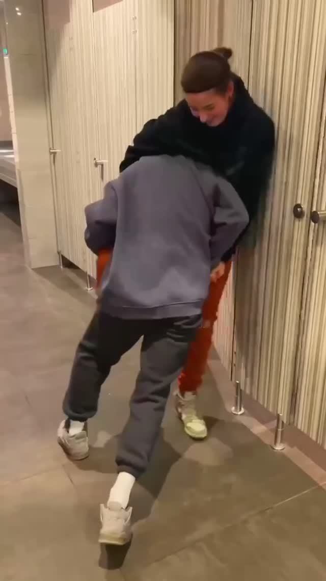 Не забил гол - отвечаешь на неудобный вопрос !