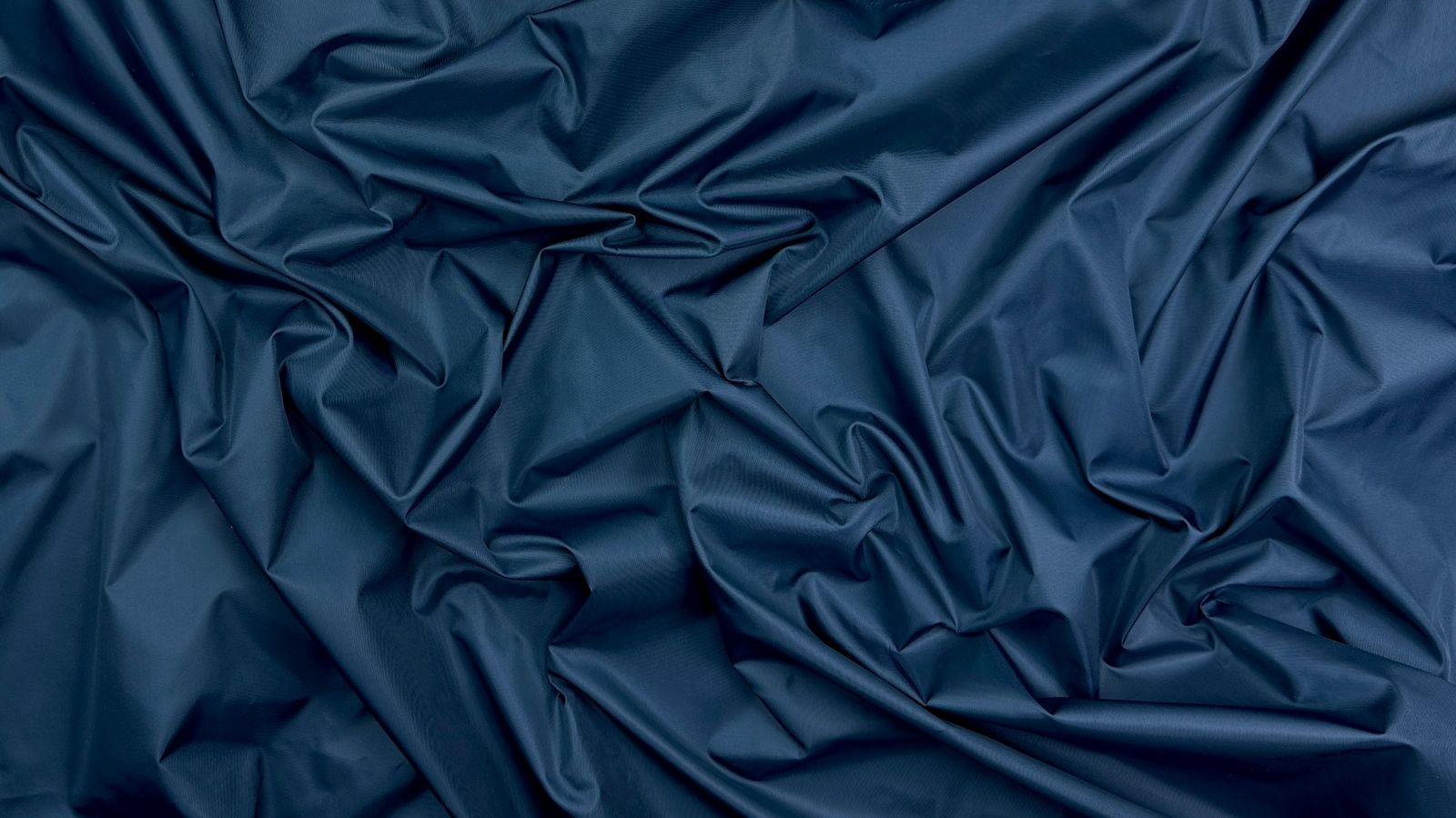 Плащевая ткань Темная бирюза (пропускает воду)