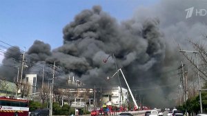 В Южной Корее около полусотни человек пострадали при пожаре на заводе автозапчастей.