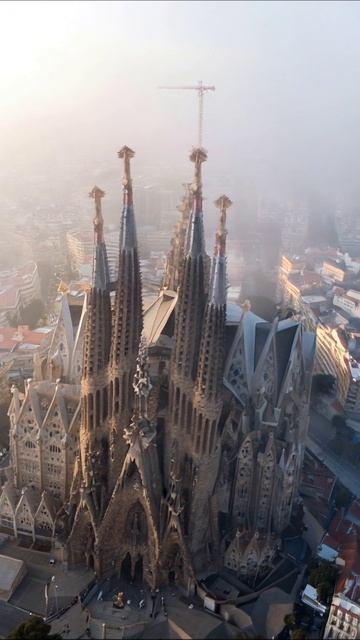 Саграда Фамилия: Архитектурное чудо Барселоны #СаградаФамилия #архитектура #Барселона