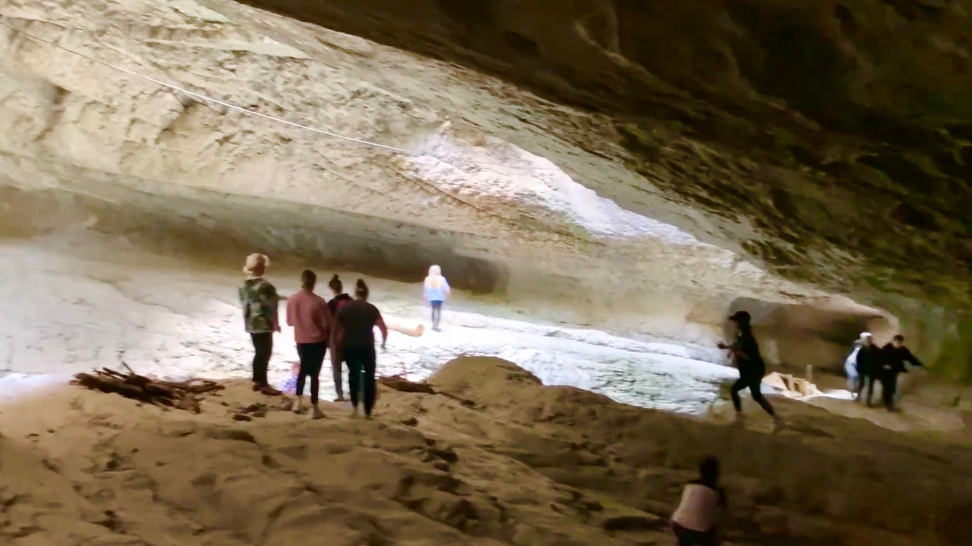 Салтинская теснина селение Салта водопад Дагестан май 2023