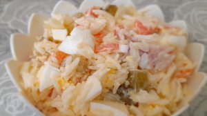 Рисовый салат с красной рыбой