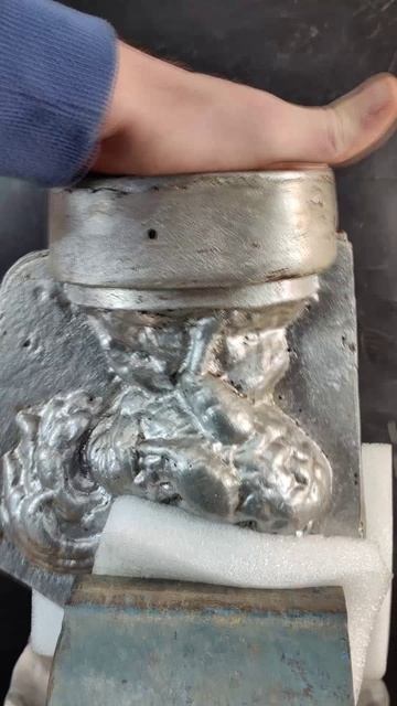 УДИВИТЕЛЬНАЯ НАХОДКА кексница ПЕТУХ