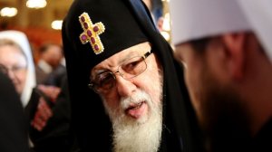 Как патриарх Илия II стал крестным отцом для пятидесяти тысяч детей?