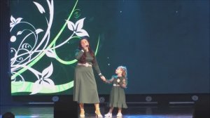 Впервые на сцене с мамой Мария Буракова ,Светлана Щадрина.г.Ачинск.19.03.26г.Автор Елена Цыганова