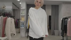 Как выглядеть моложе при помощи одежды? Примерки в маг. "Лорис".