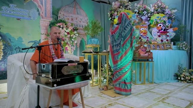 Что значит: "Душа сначала находит прибежище в новом теле и только потом покидает прежнее"?