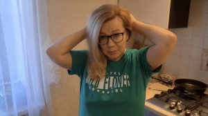 Отрастила Таня косы, а за нею все матросы.