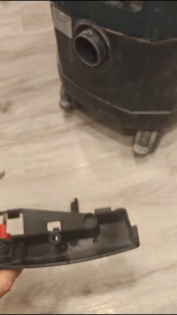 Как заменить замок защелку на пылесосах Starmix Ipulse