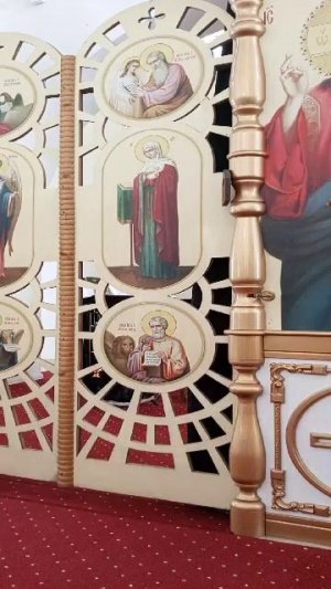 Божественная служба в храме Святой Троицы