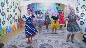 Мамы жгут на выпускном в детском саду. Сюрприз для выпускников.