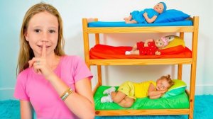 Настя с сестрой заботятся о малышах