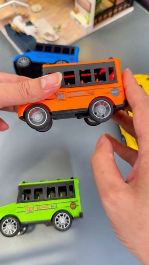 Увлекательно – Распаковка и обзор игрушечного автобуса