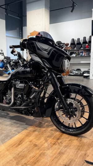 2017 HD Street Glide Special Black Edition (VIN *5HD*6283)