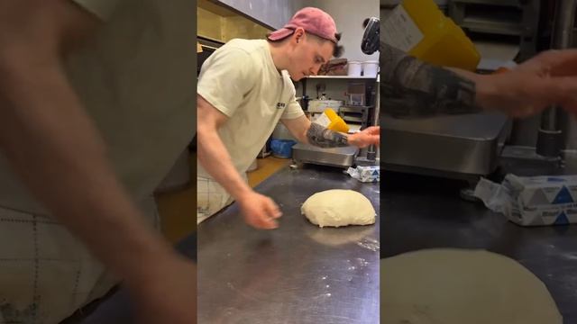 Работа в пекарне: мастерство, технологии и ежедневный труд