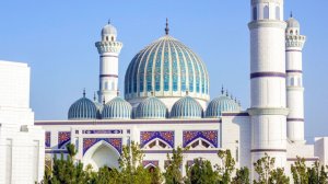 Мусульмане Таджикистана празднуют Ид аль‑Фитр