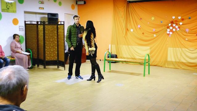 Инсценировка "Встреча". Исполняют Мария Ковязина и Эдуард Гедвилас.