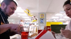 Ищем сушилку для посуду,заехали перекусить.